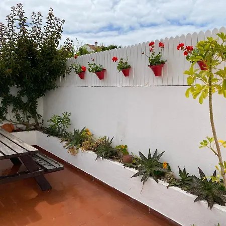 Casa de hóspedes Baleal Surf & Wild Beach House